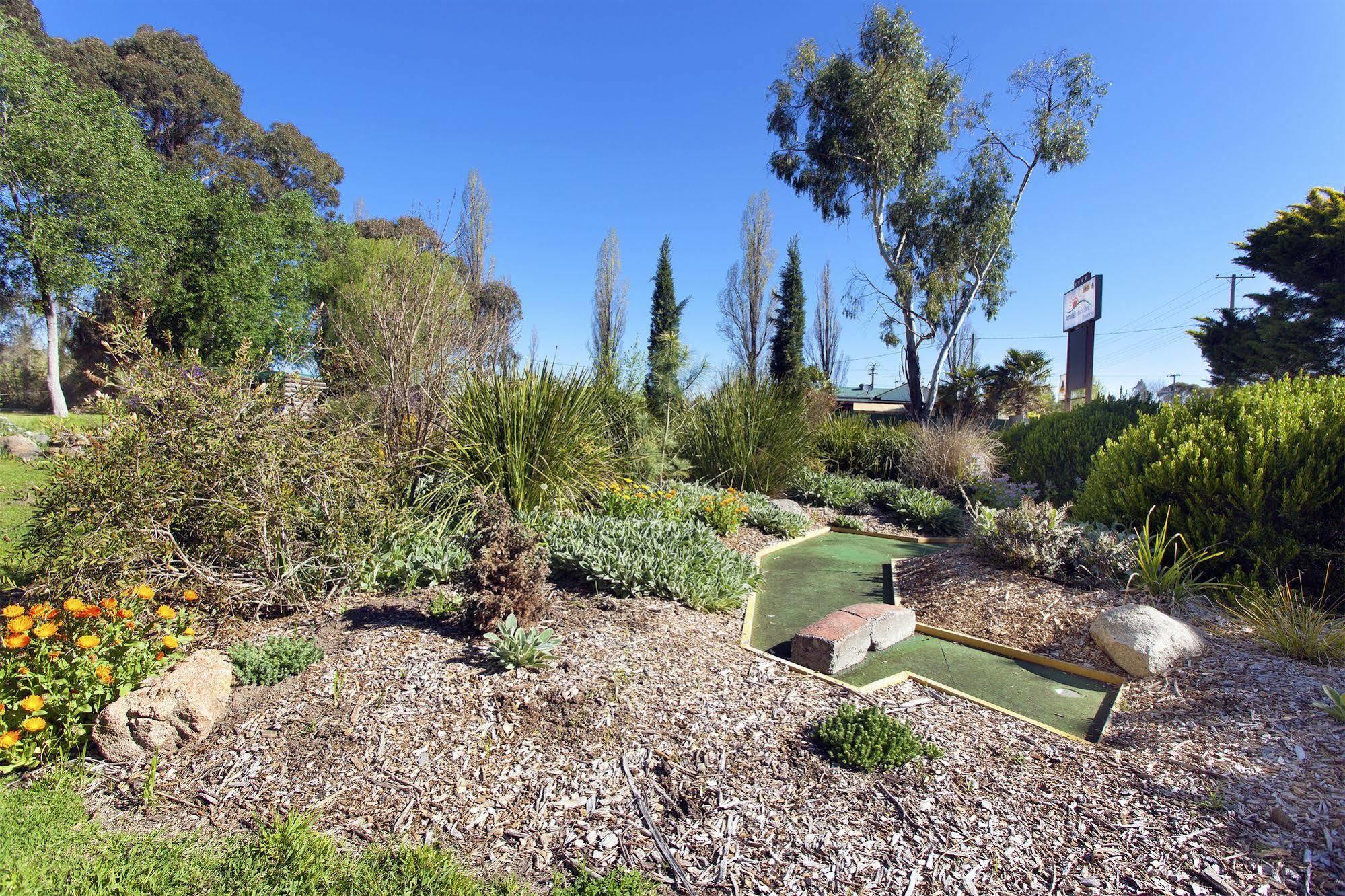 Отель Armidale Tourist Park Экстерьер фото